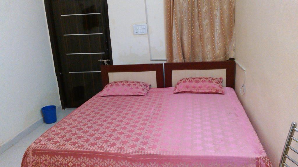 Hotel Kanishka Kanpur Rum bild