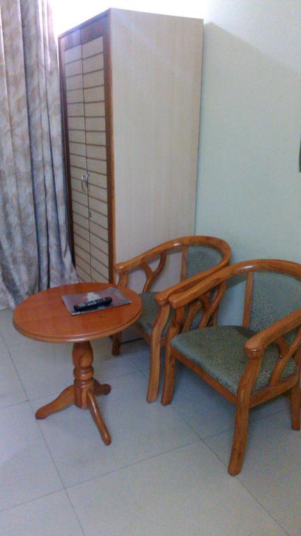 Hotel Kanishka Kanpur Rum bild